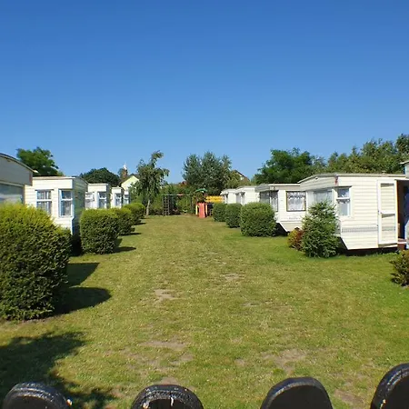 Letniskowe Bursztynek Lodge *