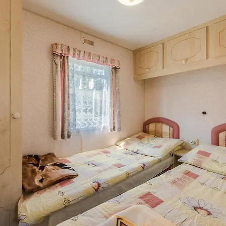 Letniskowe Bursztynek 山林小屋 *