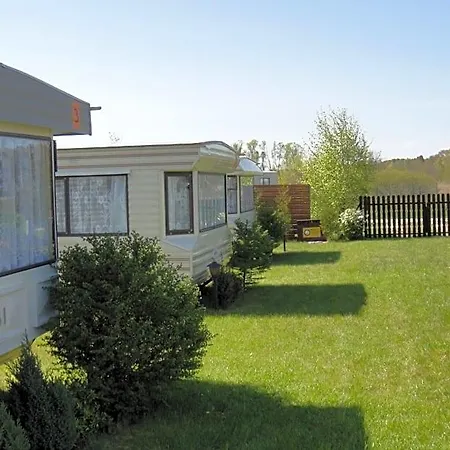 Letniskowe Bursztynek 山林小屋