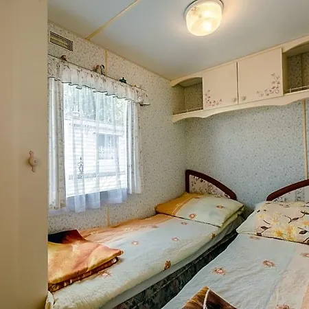 Letniskowe Bursztynek 山林小屋 *