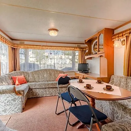 Letniskowe Bursztynek 山林小屋